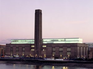 London is the biggest attraction for tourists in the UK