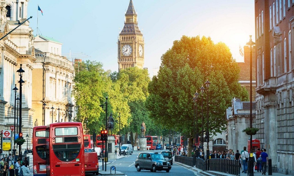 London is the biggest attraction for tourists in the UK