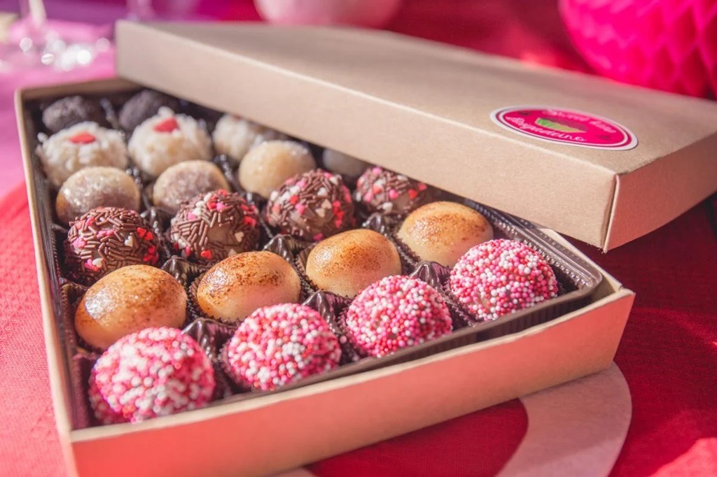 Hotel Chocolat The Valentine's Sleekster Box