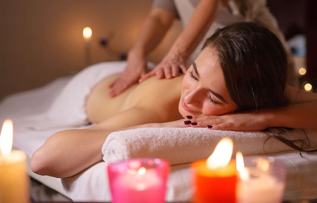 What is the atmosphere of the massage room