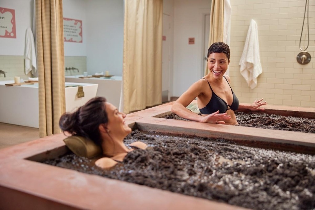 How do you use bentonite clay to detox your body