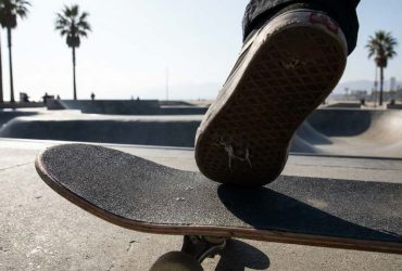 Skateboard grip tape wearing down skate shoe soles